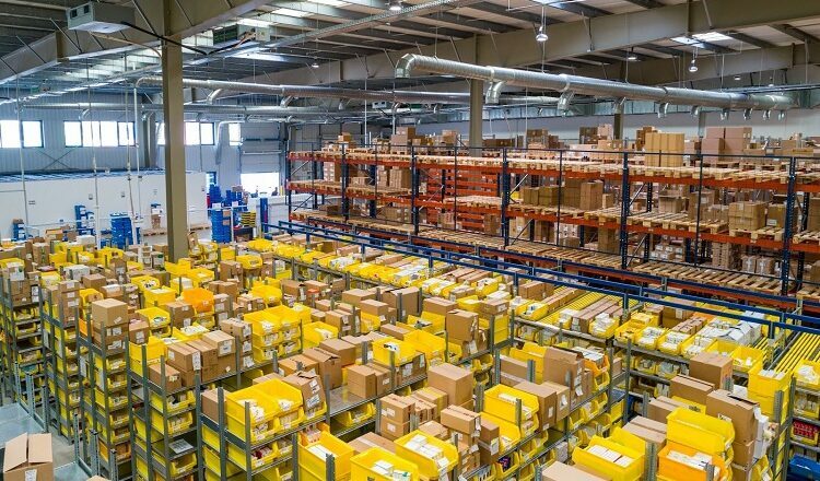 How Technology is Making Warehousing Easier to Manage: